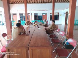 RAPAT KOORDINASI CAMAT SEMANU BERSAMA PEMDES SEMANU