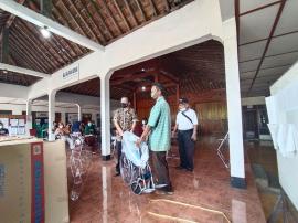 DISTRIBUSI ALAT BANTU BAGI PENYANDANG DISABILITAS DI KALURAHAN SEMANU