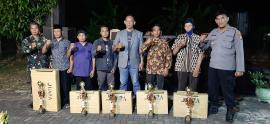 MALAM TIRAKATAN DAN PEMBAGIAN HADIAH LOMBA POS KAMLING DI POLSEK SEMANU