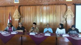 DISKUSI DAN PEMENTASAN SASTRA